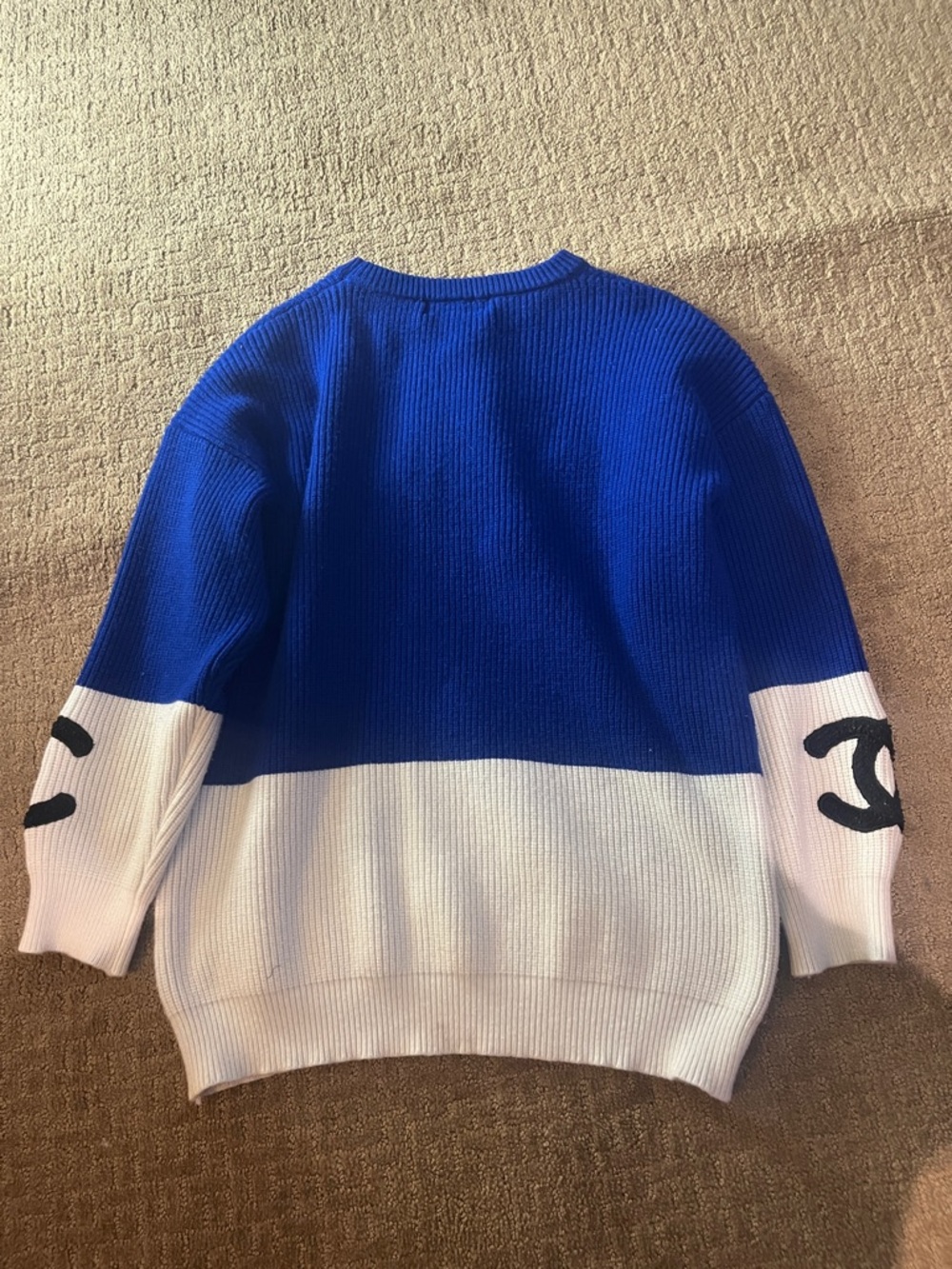 CHANEL Royal Blue and White CC Knit Sweater - Picture 2 of 6